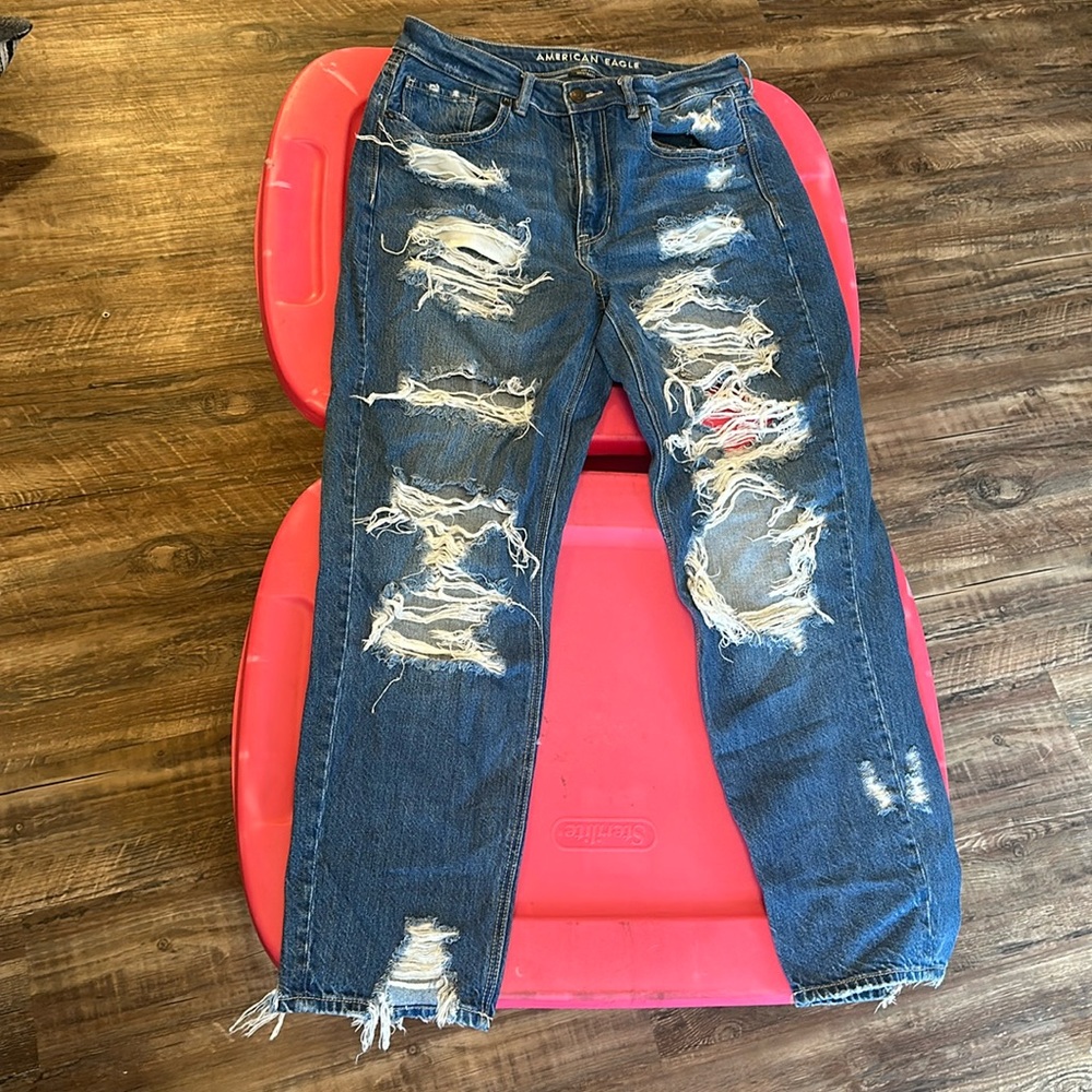 American eagle destroyed MOM jeans